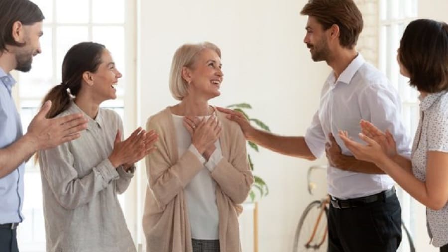 Cách khen ai đó một cách lịch sự trong tiếng Anh